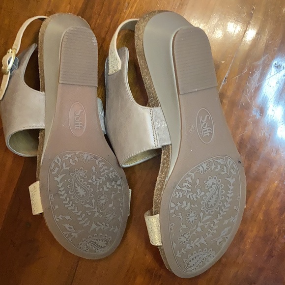 Sofft Tan and Rose gold Leather Wedge Sandals - Picture 12 of 13